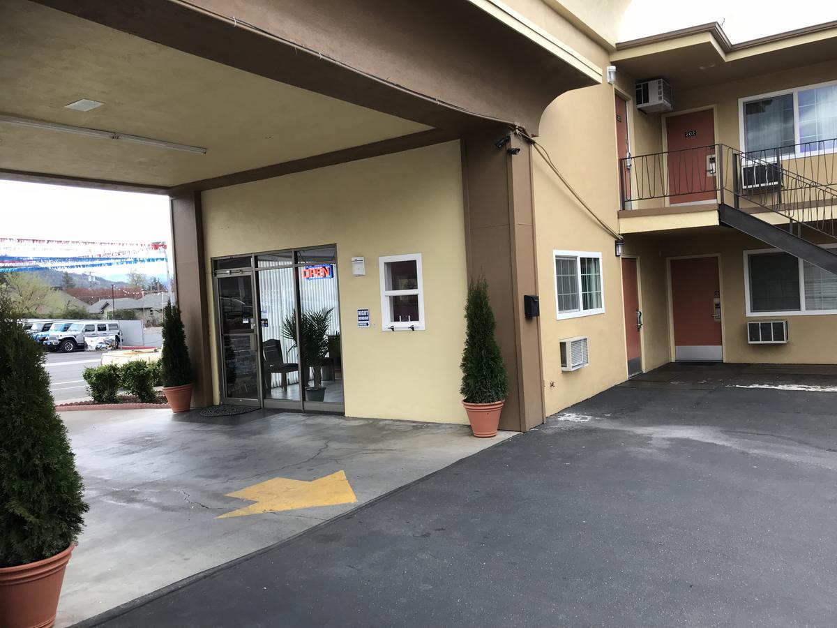 Sunset Inn Grants Pass Exterior foto